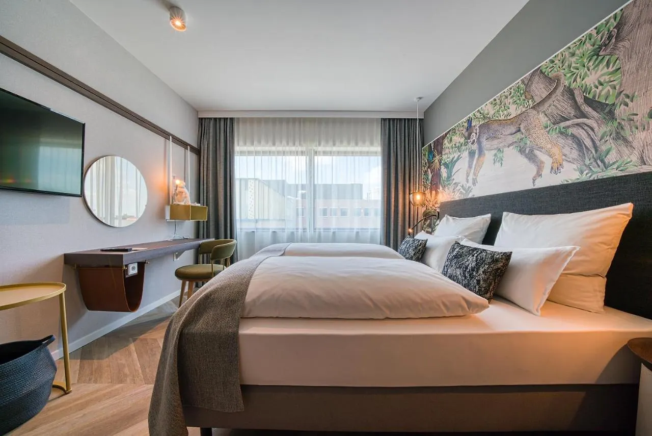 ****  Hotel NinetyNine Amsterdam Airport Hoofddorp Niederlande