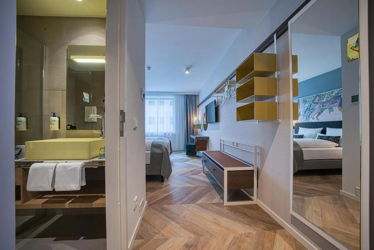 ****  Hotel NinetyNine Amsterdam Airport Hoofddorp Niederlande